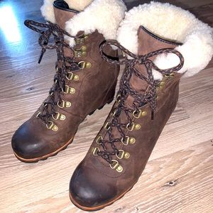 Sorel Conquest Wedge Shearling Boots - 10